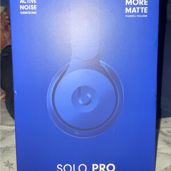 Beats Solo Pro